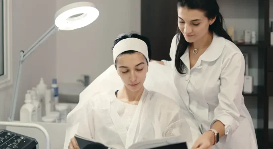 Especialização em cosmetologia: entenda a importância da especialização