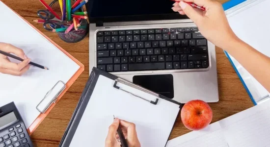 A importancia da pos graduacao em libras EAD notebook faveni