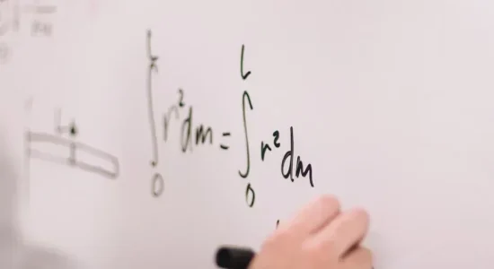 Areas de atuacao para quem faz pos graduacao em Matematica