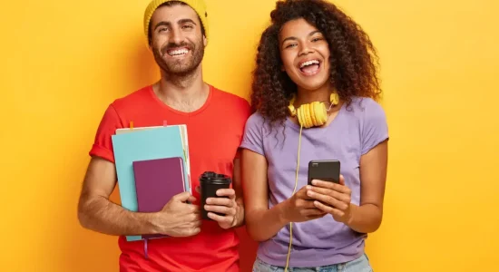 Estudantes do curso de Marketing EAD Faveni