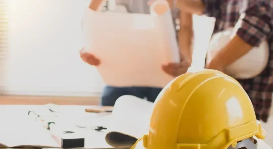 Conheca a importancia da pos graduacao em seguranca do trabalho EAD capacete de seguranca faveni
