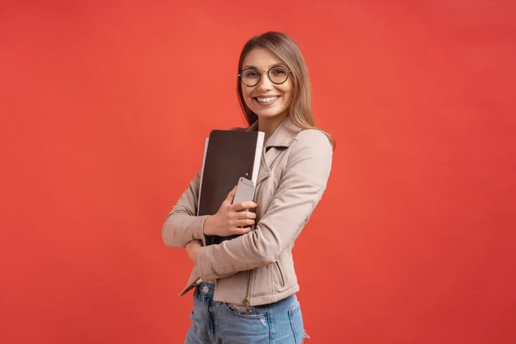 estudante de pós-graduação Faveni na área de letras